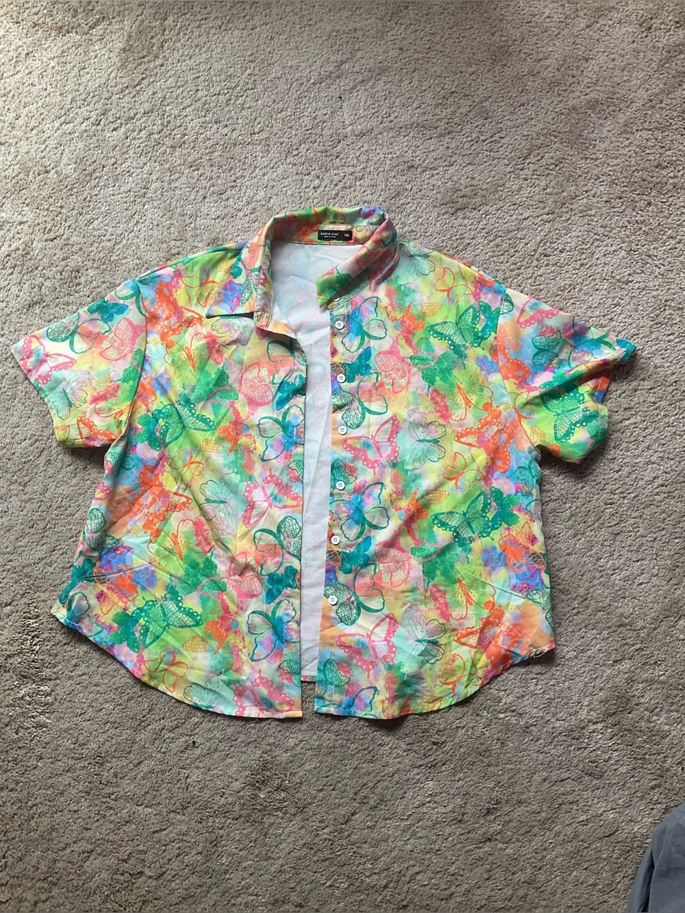 SHEIN Multicolor Butterfly Print Button-Down Shirt